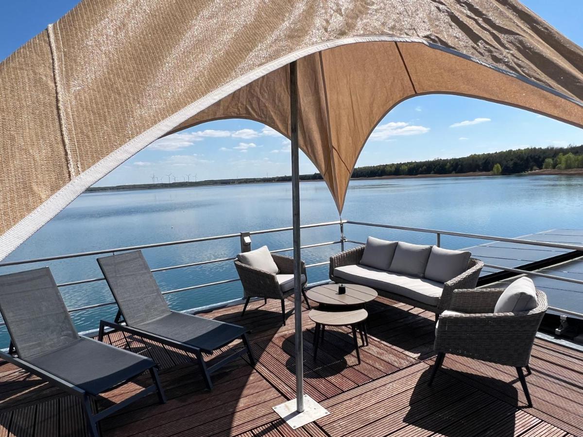 Schwimmende Ferienhaeuser Auf Dem See - Spreewald ヴェッチャウ エクステリア 写真
