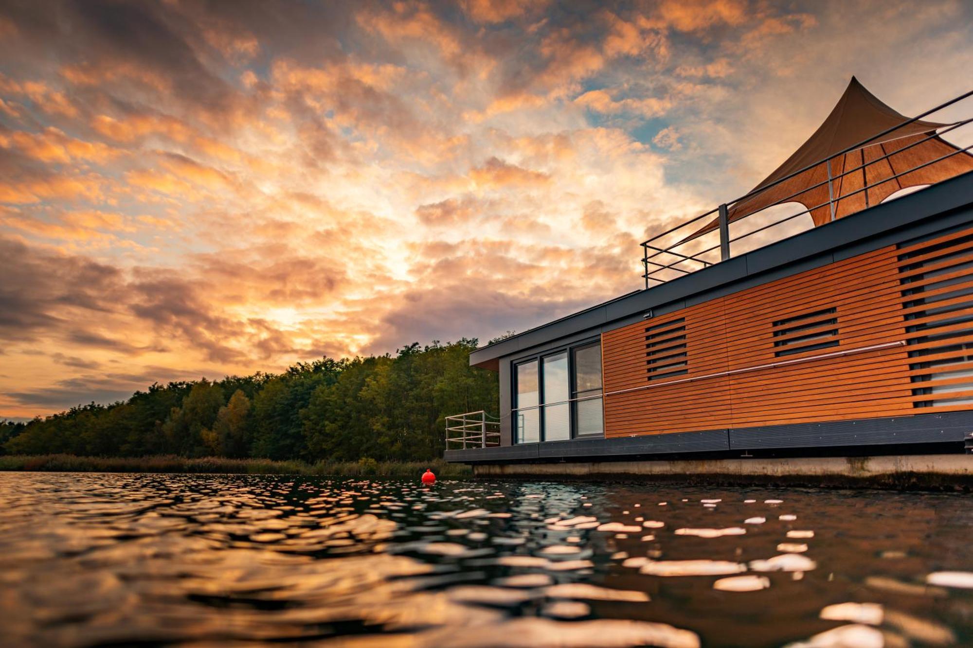 Schwimmende Ferienhaeuser Auf Dem See - Spreewald ヴェッチャウ 部屋 写真